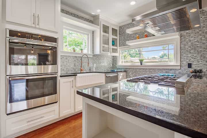 Hire kitchen refurbishment & appliances contractors in Ontario, California. Our expert fitters do extensions, design & installation.